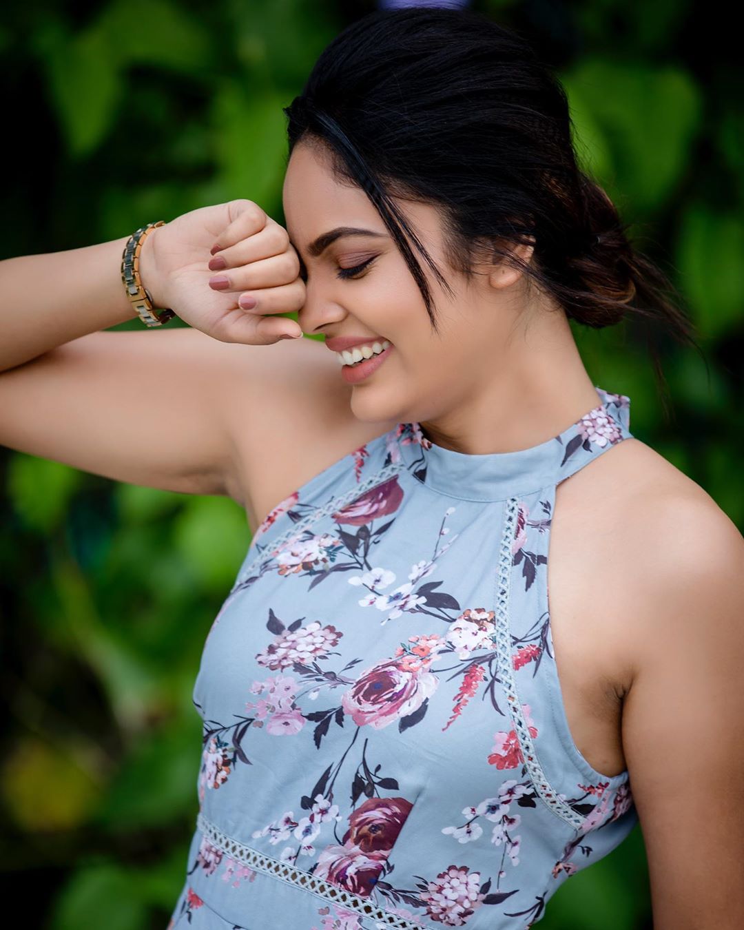 Nandita Swetha Cute Smile Hot Photos Photos Hd Images Pictures Stills First Look Posters Of