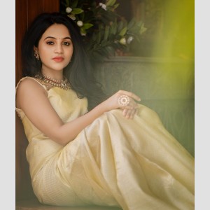 Bhavani Sre in white saree latest hot photo galler...