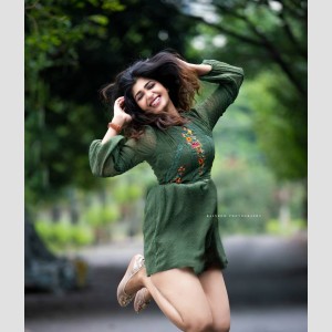 Kannada actress Aditi Prabhudeva hot photos galler...