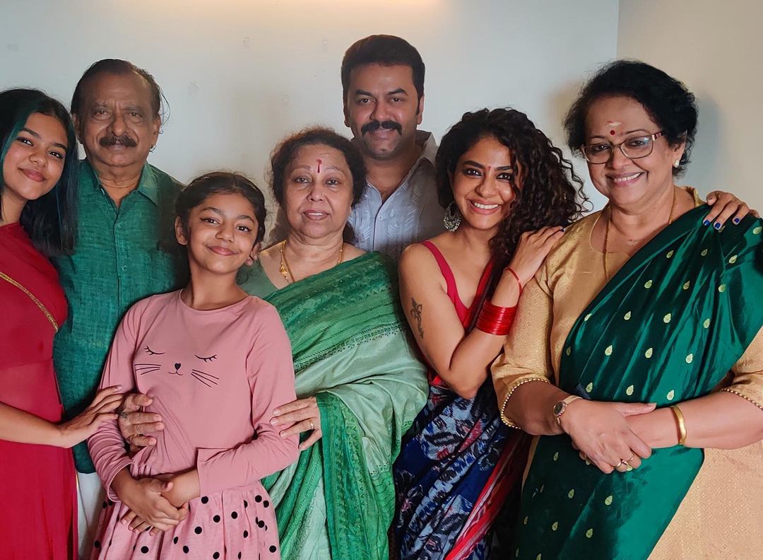 Malayalam actress Poornima indrajith family photos gallery Photos: HD