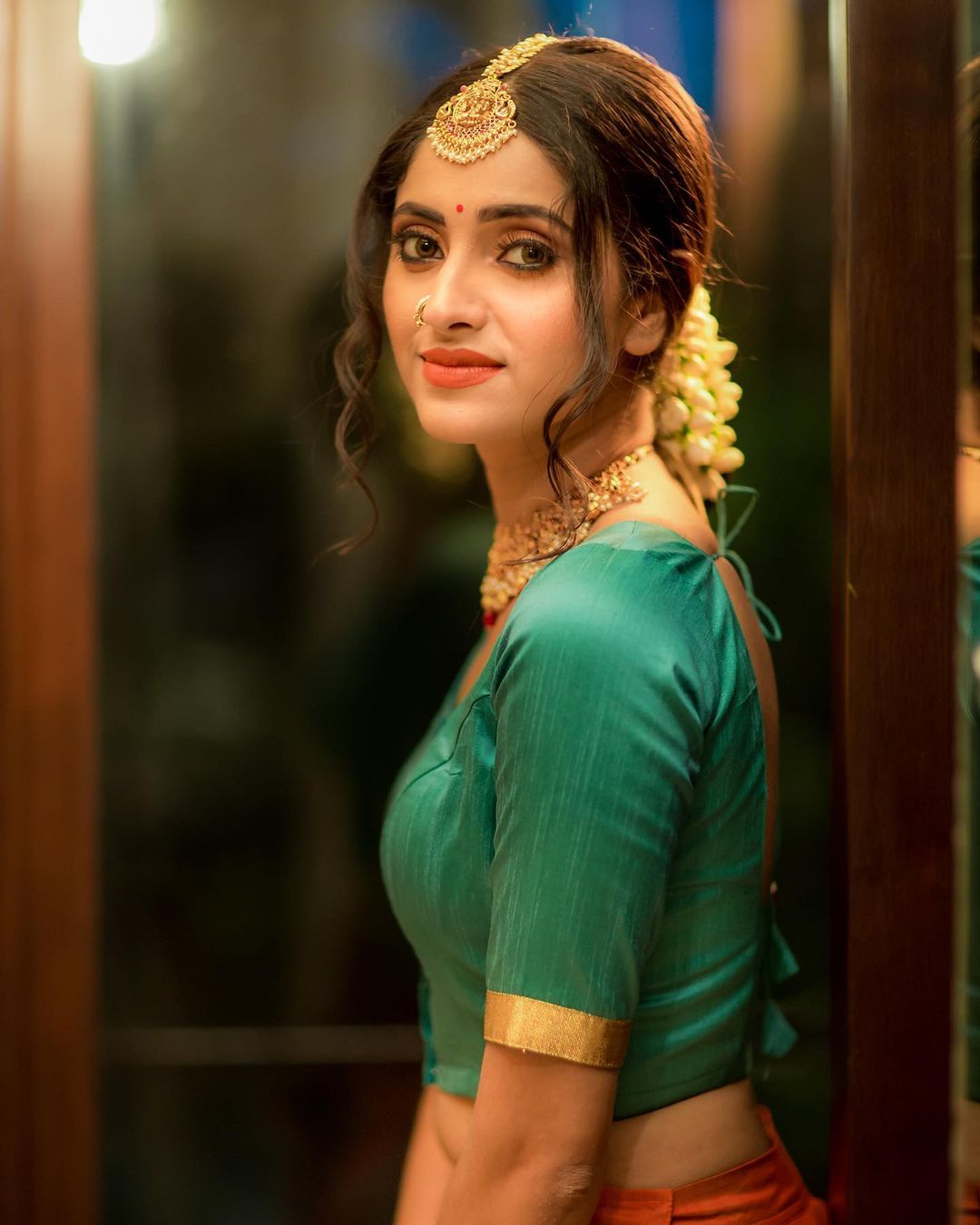 Ayesha in half saree hot photos Photos: HD Images, Pictures, Stills, First  Look Posters of Ayesha in half saree hot photos Movie 