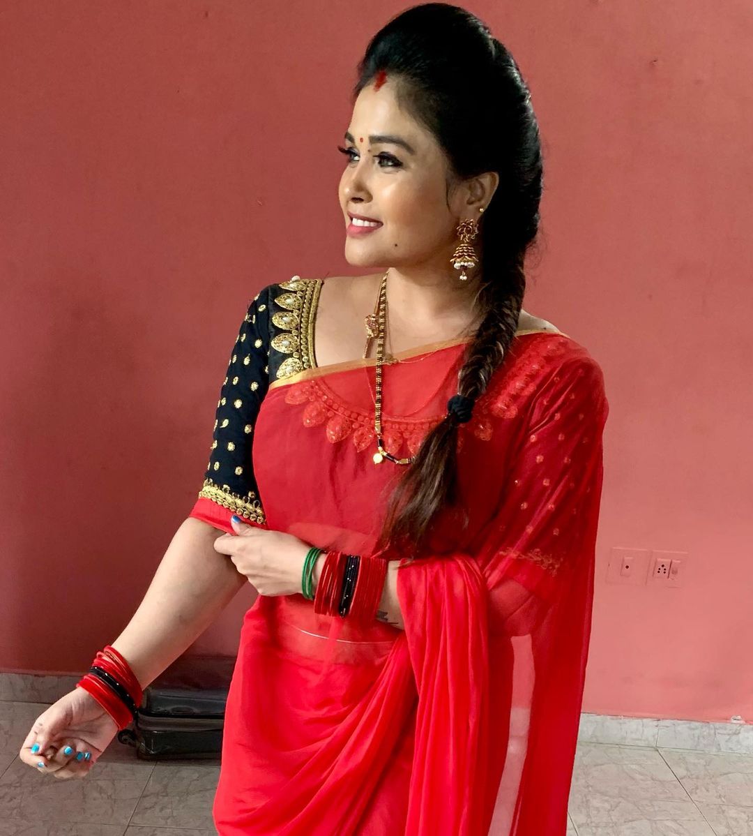 Archana Mariyappan in red saree latest sexy photoshoot Photos: HD Images,  Pictures, Stills, First Look Posters of Archana Mariyappan in red saree  latest sexy photoshoot Movie 