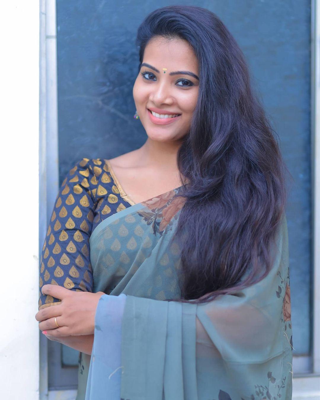 Tamil actress saree hot photos | Dhivya Dhuraisamy looking very glamorous  photos Photos: HD Images, Pictures, Stills, First Look Posters of Tamil  actress saree hot photos | Dhivya Dhuraisamy looking very glamorous