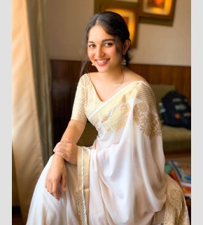 Kayadu Lohar Looking Very Glamorous Photos Gallery Photos Hd Images Pictures Stills First Look Posters Of Kayadu Lohar Looking Very Glamorous Photos Gallery Movie Mallurepost Com 11 aprelya 2000 (20 let). kayadu lohar looking very glamorous