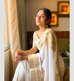 Kayadu Lohar Looking Very Glamorous Photos Gallery Photos Hd Images Pictures Stills First Look Posters Of Kayadu Lohar Looking Very Glamorous Photos Gallery Movie Mallurepost Com Kayadu lohar is an indian actress and model who started her film career with kannada movie, titled, mugilpete alongside manuranjan ravichandran. kayadu lohar looking very glamorous