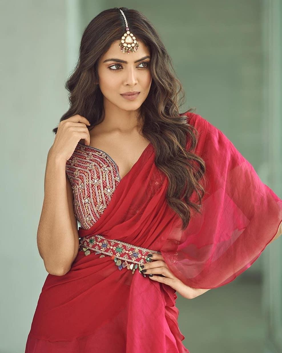 Master Movie Actress Hot Photos Malavika Mohanan Latest Hot And