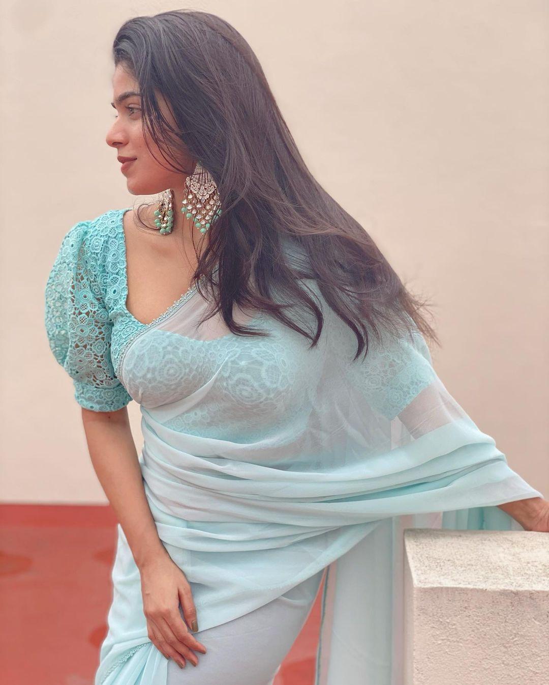 Tamil model saree hot photos | Divyabharathi looking very glorious photo  gallery Photos: HD Images, Pictures, Stills, First Look Posters of Tamil  model saree hot photos | Divyabharathi looking very glorious photo