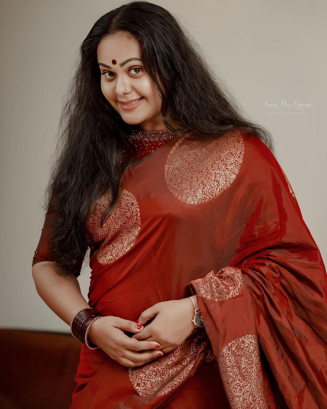 Saree hot photos gallery | Rekha Ratheesh looking glorious photo Photos: HD  Images, Pictures, Stills, First Look Posters of Saree hot photos gallery |  Rekha Ratheesh looking glorious photo Movie 