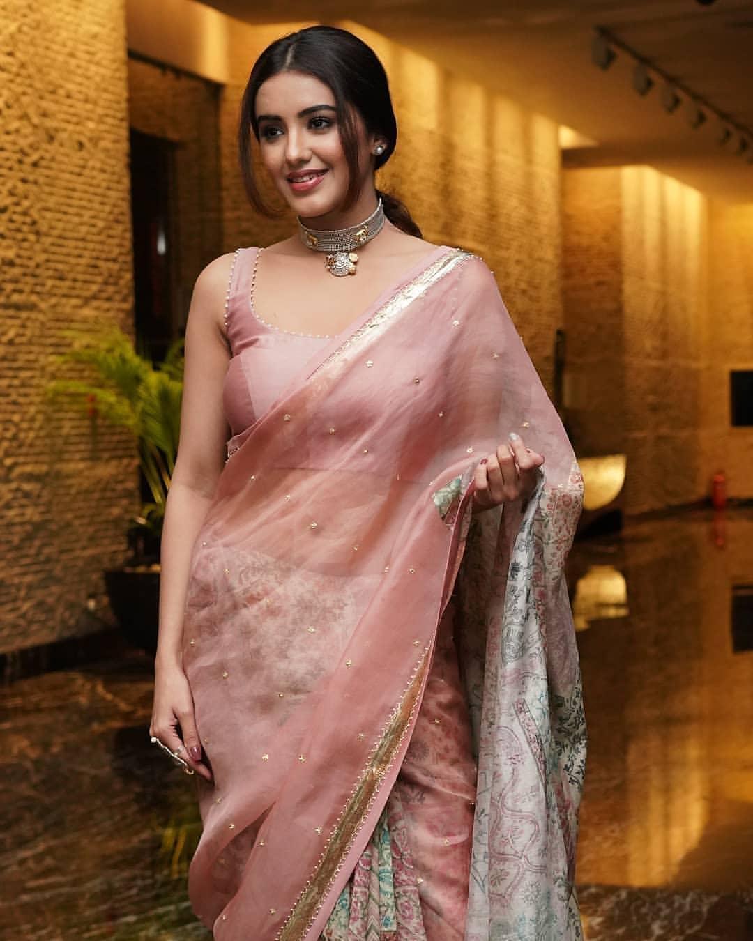South indian actress Saree hot photos | Malvika Sharma looking ...