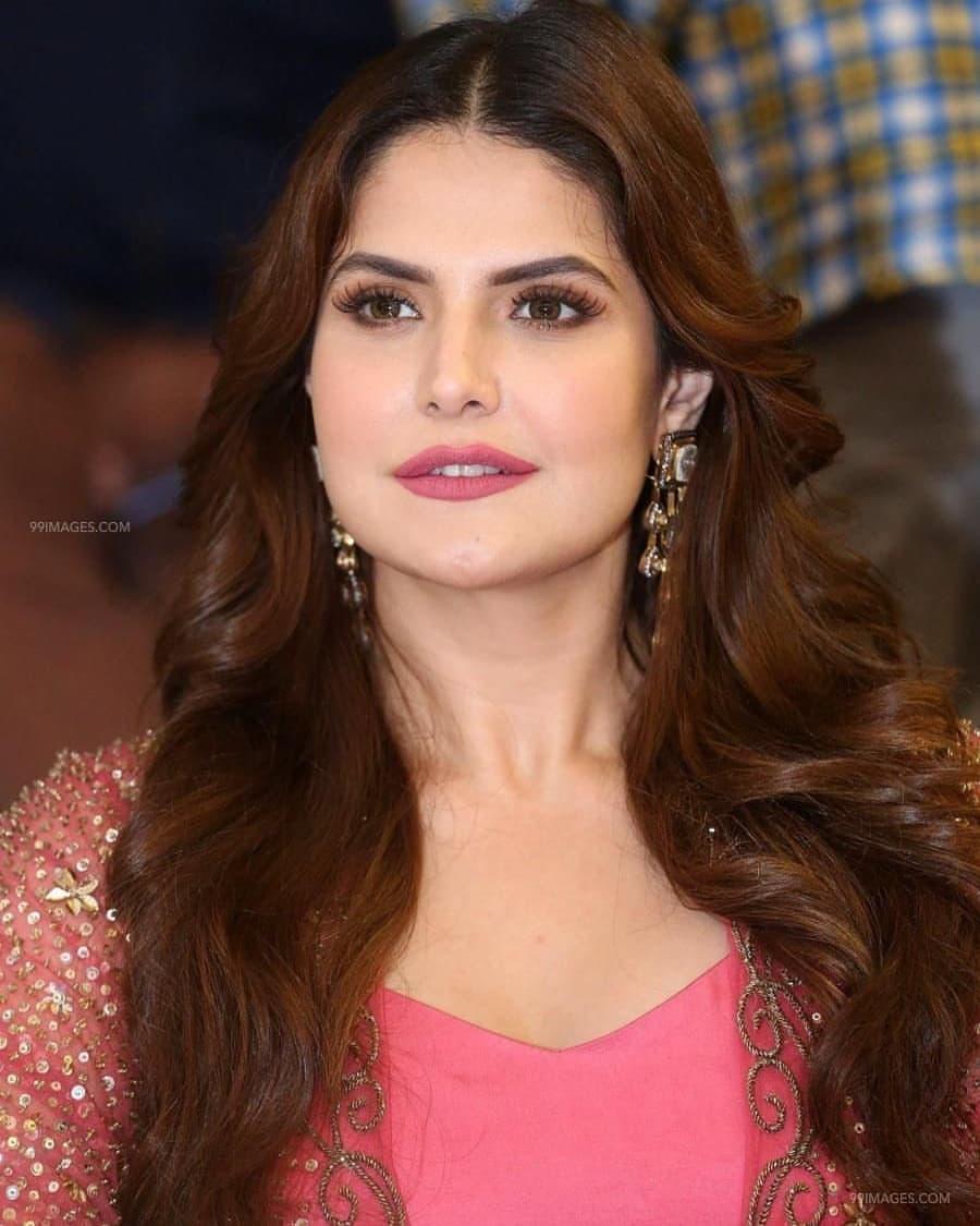 Bollywood actress Zareen Khan latest hot and spicy photos gallery