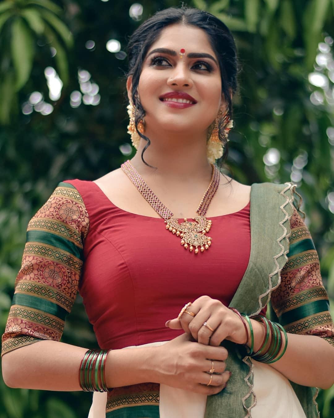 malayalam serial actress navel photos