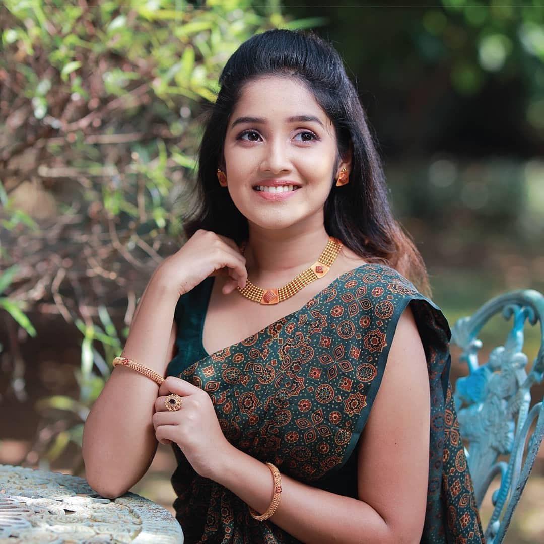 Anikha Surendran Sex Videos - Malayalam youth Actress Hot Photos | Anikha Surendran looking very  glamorous and sexy photoshoot Photos: HD Images, Pictures, Stills, First  Look Posters of Malayalam youth Actress Hot Photos | Anikha Surendran  looking