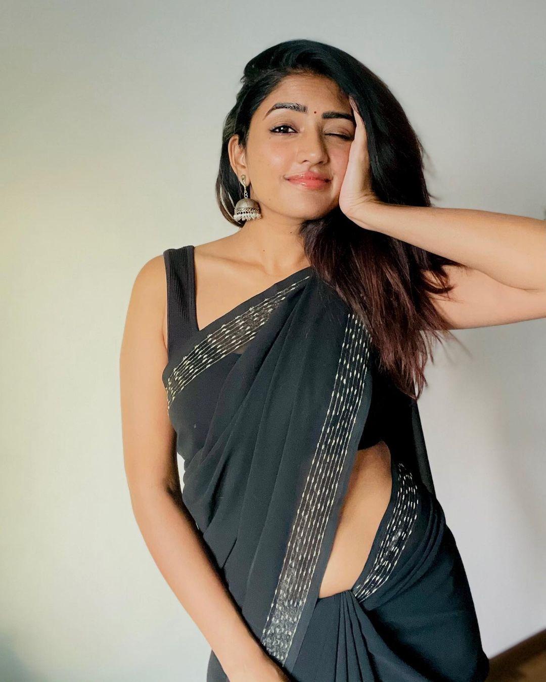 Saree exposing navel hot photos | Eesha Rebba looking very beautiful