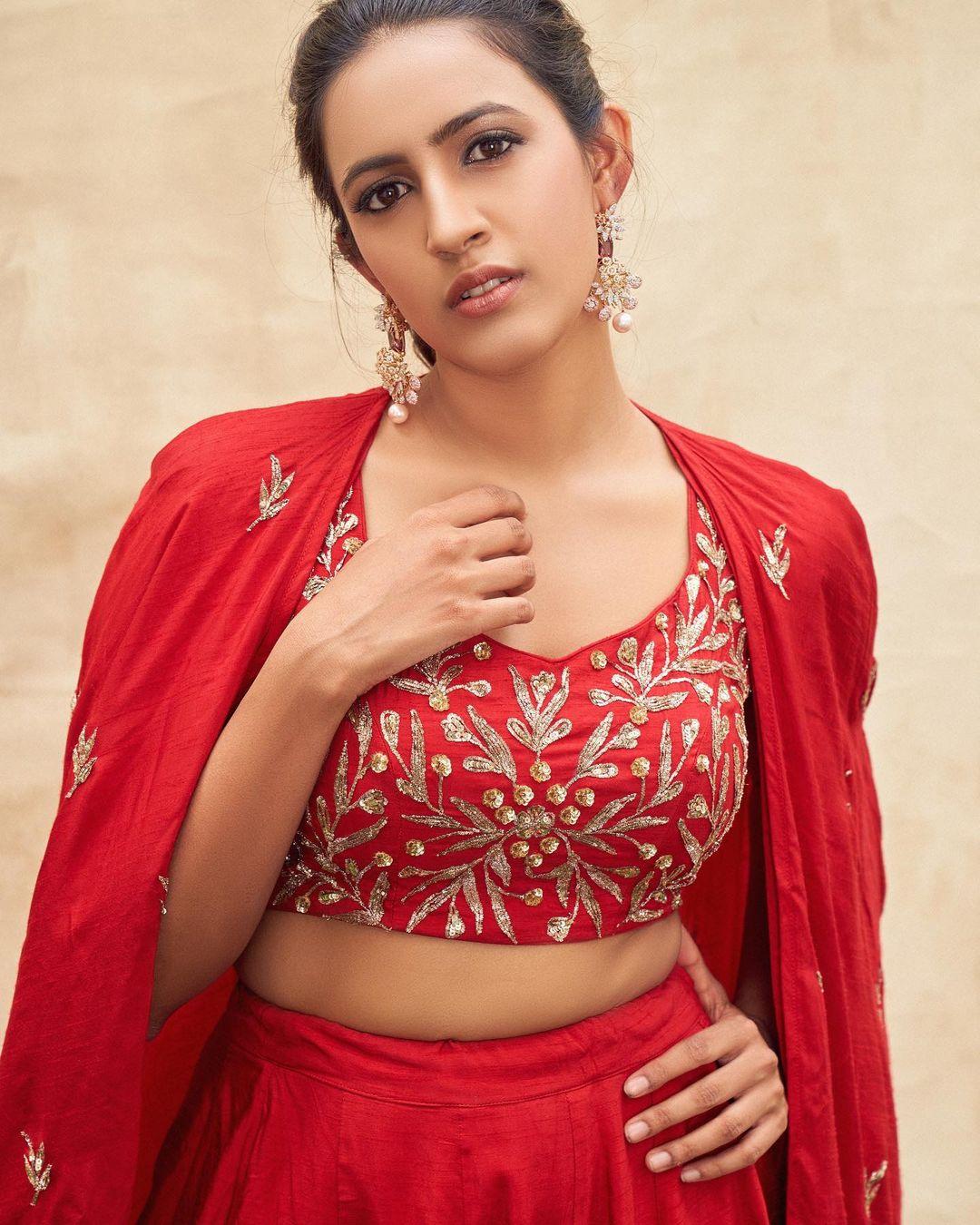 Niharika Konidela new fashion hot and sexy photoshoot Photos: HD Images,  Pictures, Stills, First Look Posters of Niharika Konidela new fashion hot  and sexy photoshoot Movie - Mallurepost.com