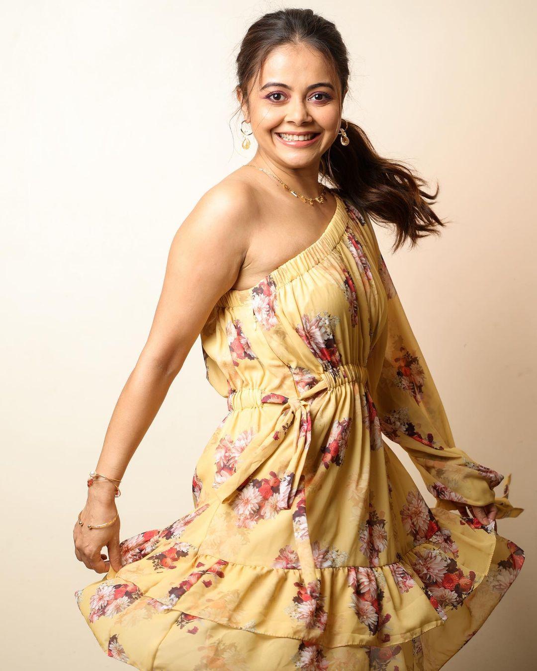 Devoleena Bhattacharjee very hot and attractive photo gallery Photos