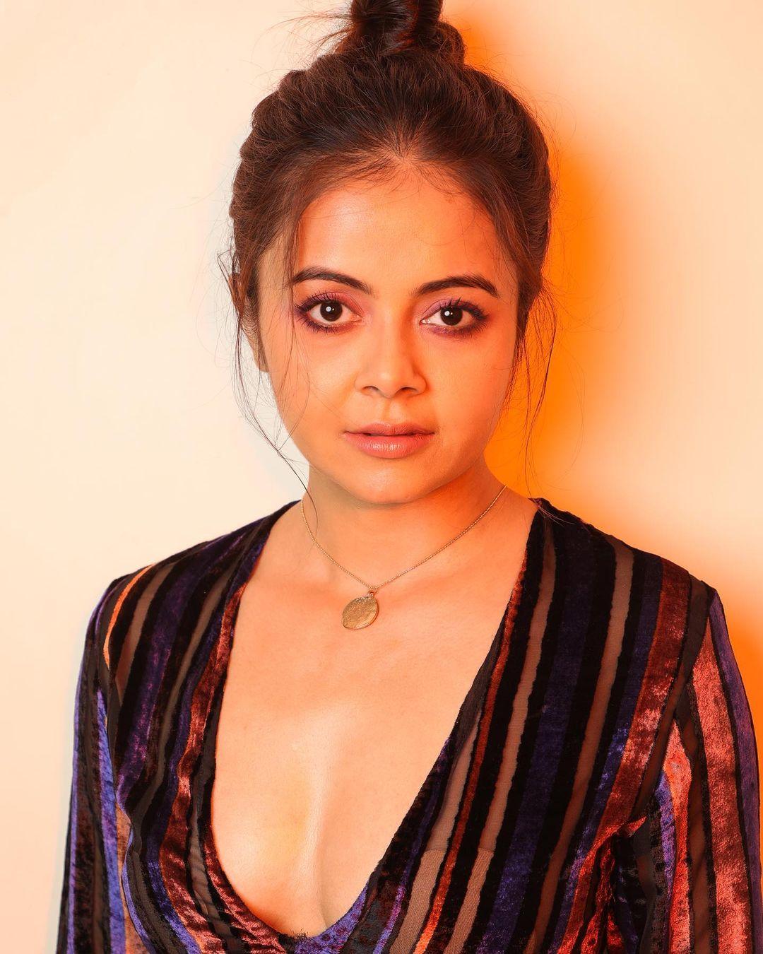 Exposing cleavage hot photos | Devoleena Bhattacharjee very beautiful and  glamorous photos Photos: HD Images, Pictures, Stills, First Look Posters of  Exposing cleavage hot photos | Devoleena Bhattacharjee very beautiful and  glamorous