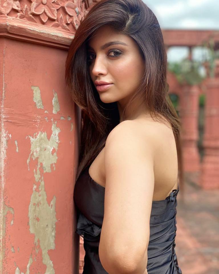 Akanksha Puri Looking Very Glamorous Photos Indian Television Actress Akanksha Puri Hot Photos 9700