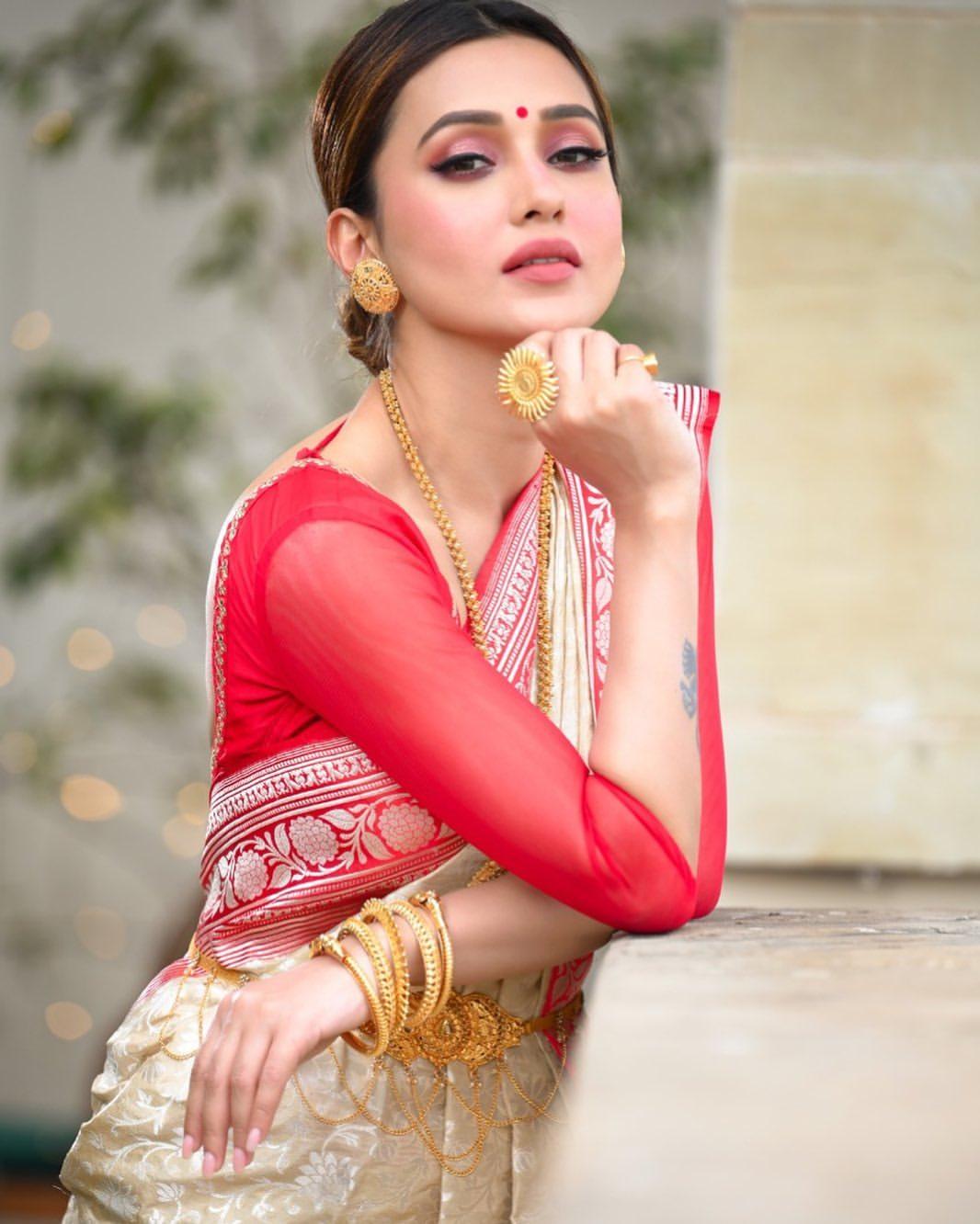 1066px x 1332px - Mimi Chakraborty very beautiful and glamorous pictures | bengali actress Mimi  Chakraborty saree hot photos Photos: HD Images, Pictures, Stills, First  Look Posters of Mimi Chakraborty very beautiful and glamorous pictures |