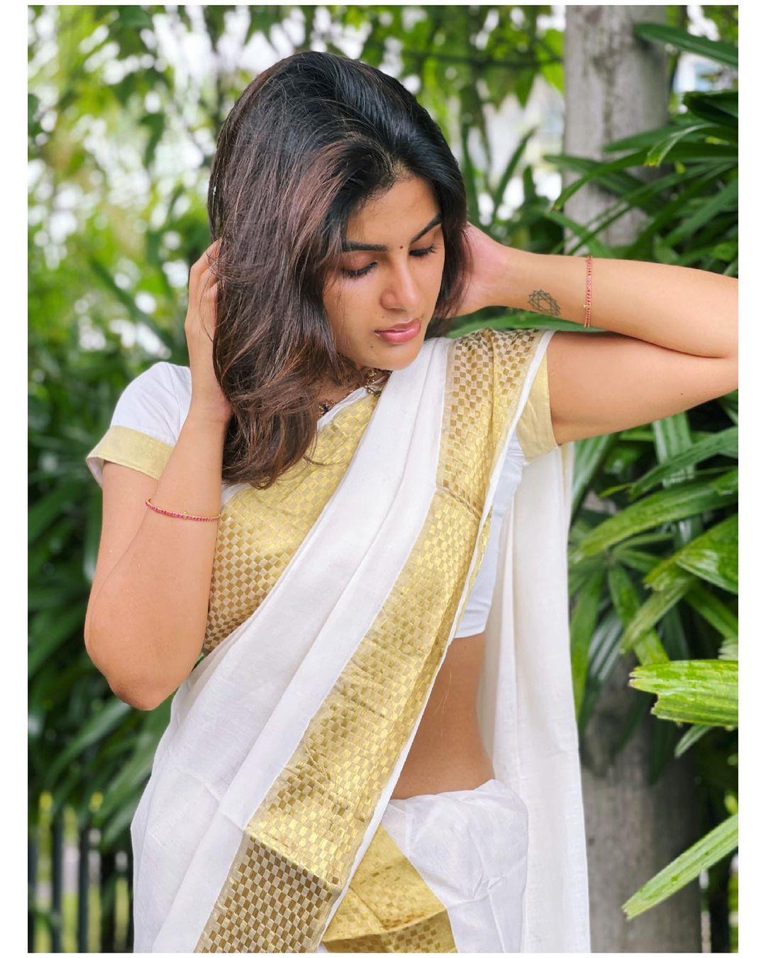 Samyuktha Menon In Kerala Saree Hot Photos Samyuktha Menon Beautiful And Glamorous Photos 