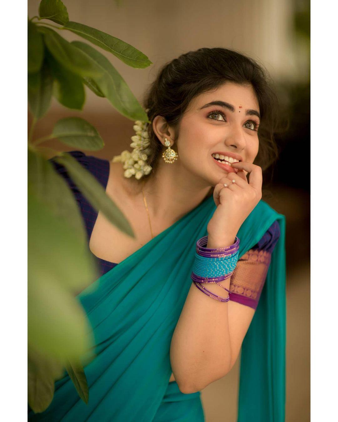 South Indian Actress Half Saree Photos Pragya Nagra Exposing And Cute Photos Photos Hd Images