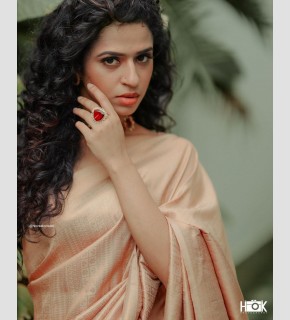 Malayalam Actress Meenakshi Nude Hq Images - Malayalam actress Meenakshi Raveendran hot and spicy photos gallery Photos:  HD Images, Pictures, Stills, First Look Posters of Malayalam actress  Meenakshi Raveendran hot and spicy photos gallery Movie - Mallurepost.com