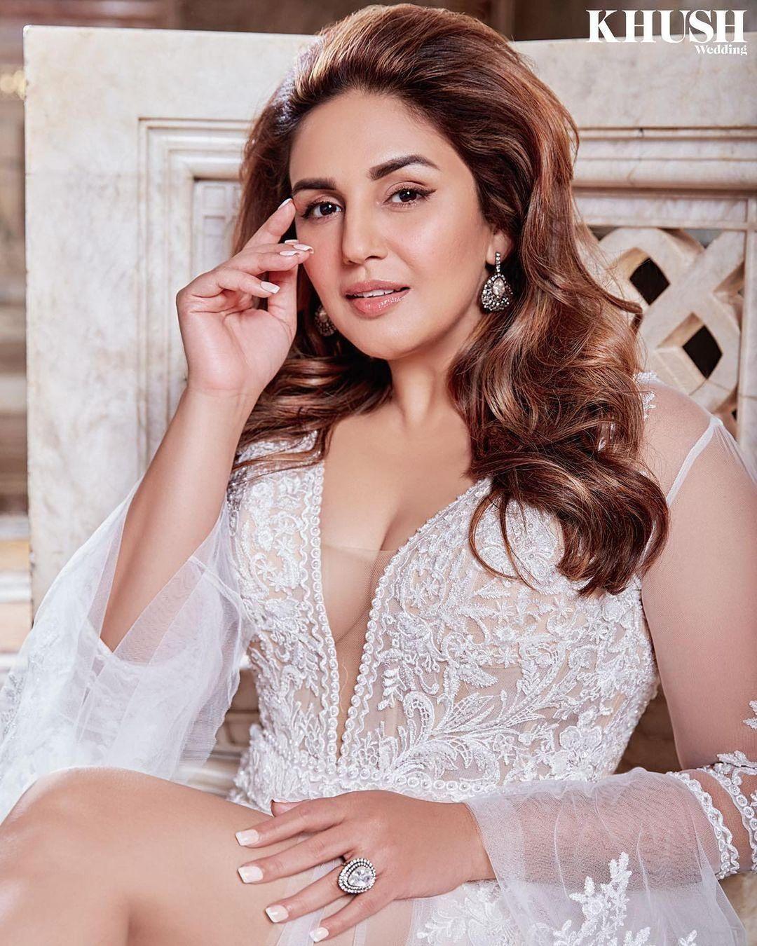 Top 40 Huma Qureshi Hot and Sexy Pictures
