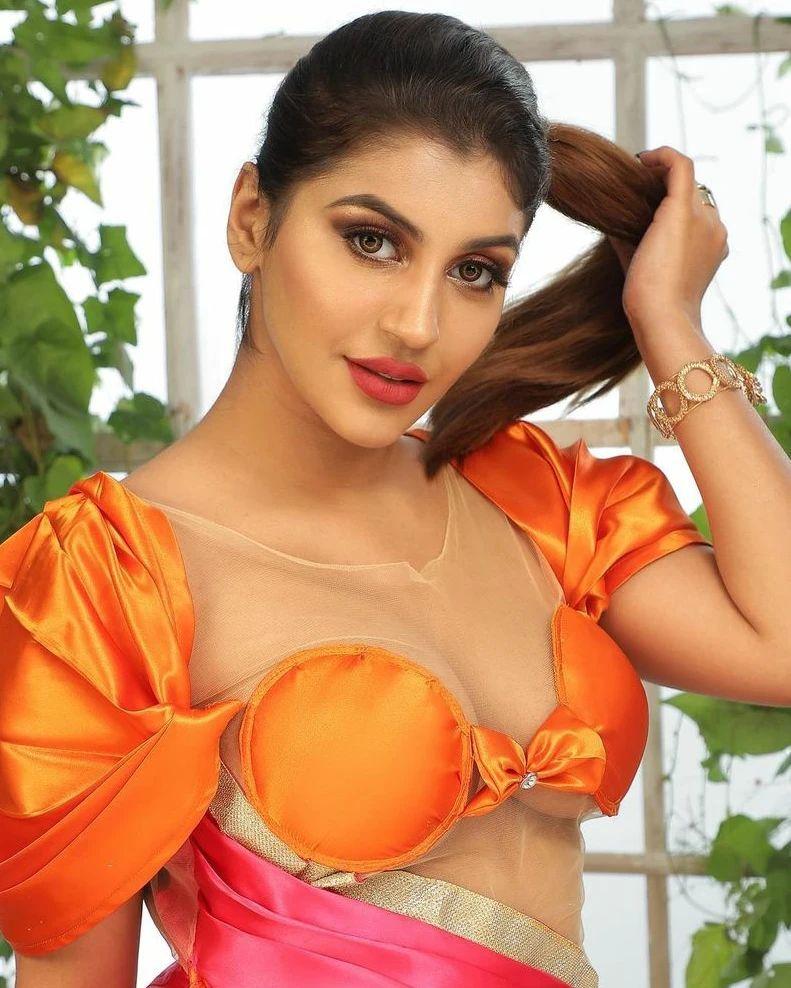 South Indian Actress Yashika Anand exposing very hot bikini photos | latest  hot and sexy photoshoot Photos: HD Images, Pictures, Stills, First Look  Posters of South Indian Actress Yashika Anand exposing very