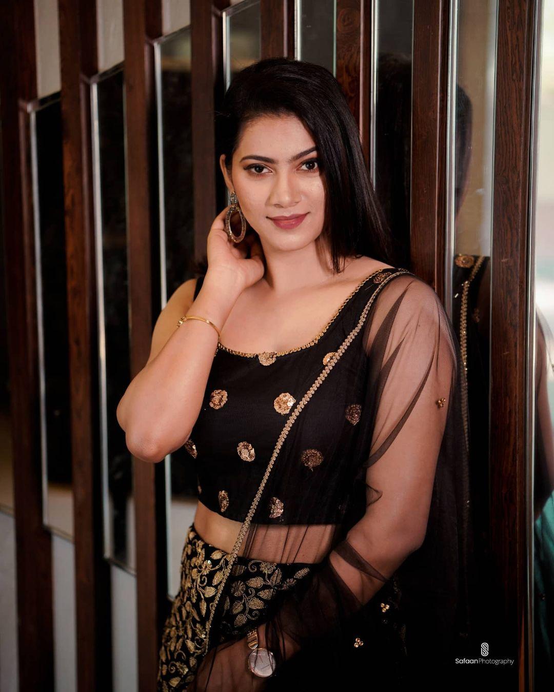 Faria abdullah sexy