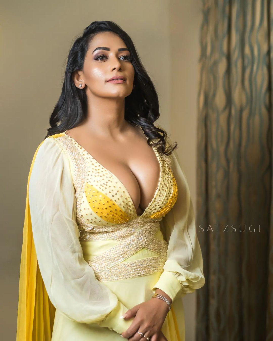 Exclusive Very Hot Photos Gallery Sanjana Singh Popping Out Cleavage Hot Photos Gallery Photos